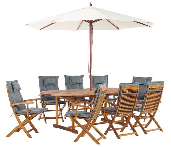 Set da giardino di un tavolo e 8 sedie con cuscini grigi e ombrellone Beliani