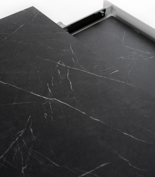 E-STYLO Tavolo Allungabile Top in HPL su MDF Gambe in metallo verniciato Allunghe interne in HPL su MDF,90cm X 170/270cm H. 76cm,Top: marmo nero gambe: nero