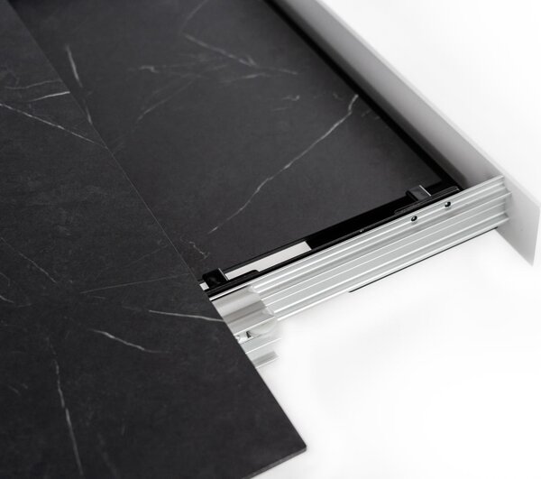 E-STYLO Tavolo Allungabile Top in HPL su MDF Gambe in metallo verniciato Allunghe interne in HPL su MDF,90cm X 170/270cm H. 76cm,Top: marmo nero gambe: nero