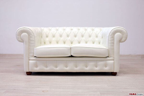 Divano Chesterfield 2 posti bianco caldo