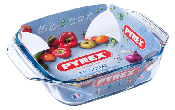 Glass pan thermo-resistant to cold -20 ° C and heat + 300 ° C. Large integrated handles for an easy and safe grip. Easy to carry. Suitable for microwave, oven and fridge-freezer. Dishwasher safe. Guaranteed for 10 years. Made in France