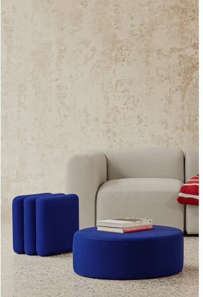 Poggiapiedi blu con rivestimento in lana Folk – noo.ma