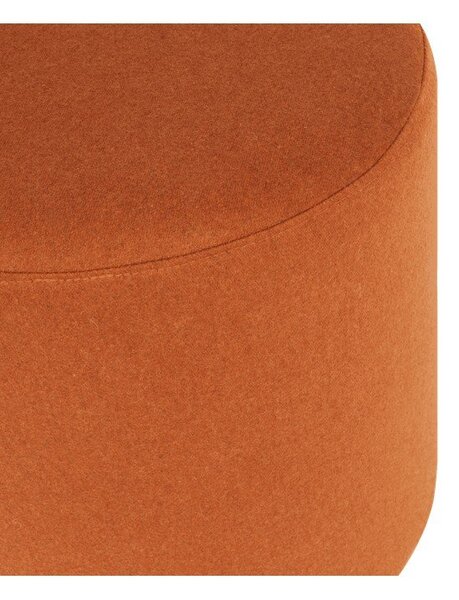Poggiapiedi color terracotta con rivestimento in lana Folk – noo.ma