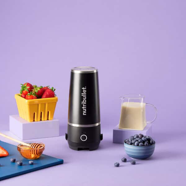 NutriBullet Frullatore con Bicchiere Portatile per Sportivi Capacit Ciotola 590 ml Potenza 11.1 V colore Nero - NBP016B Flip