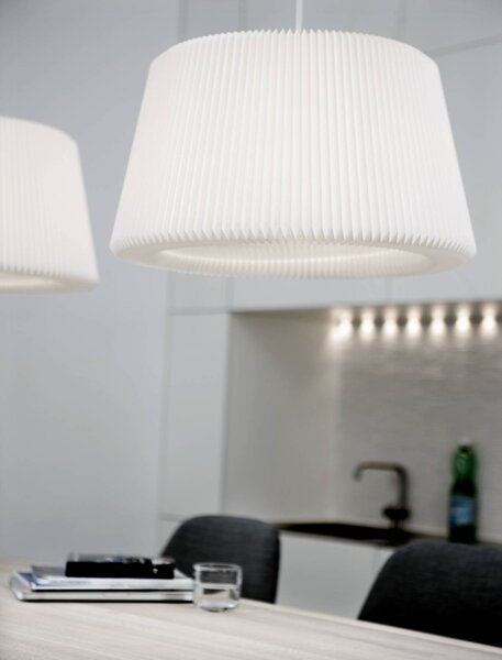 LE KLINT Lampada a sospensione Snowdrop L, dimmerabile, Bianco / Opale, Soggiorno / Sala da pranzo, Plastica, Design, Lampada a sospensione