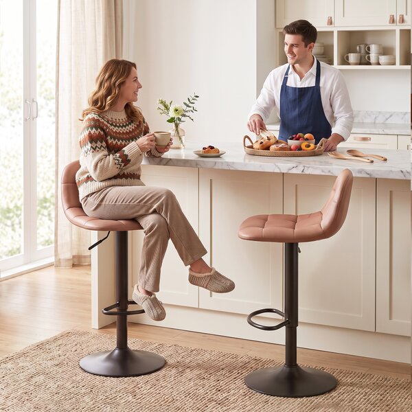 HOMCOM Set 2 sgabelli da bar girevoli 360° in PU, altezza regolabile 76-98 cm, marrone scuro | Aosom Italy