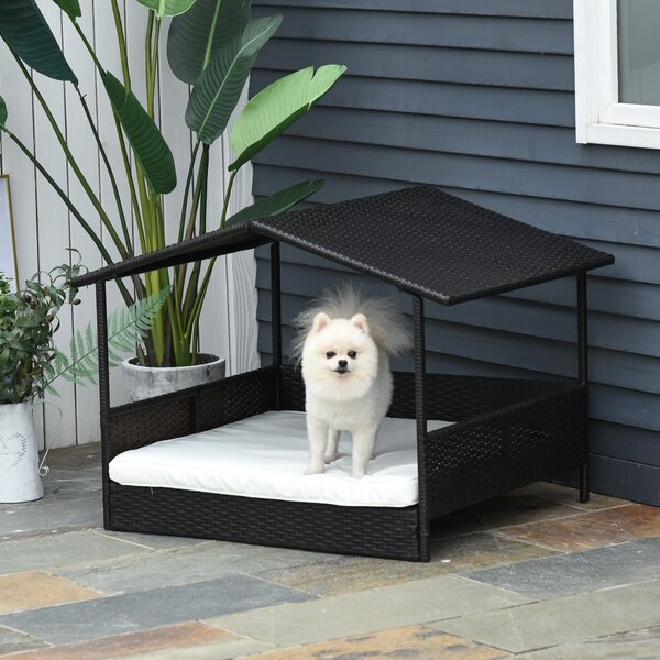 PawHut Casa per Cani in Rattan con Cuscino, Letto per Cani a Forma di Casa, Cuccia per Cani da Esterno, Telaio in Acciaio, Plastica, Marrone Caffè, 69 x 98 x 70 cm