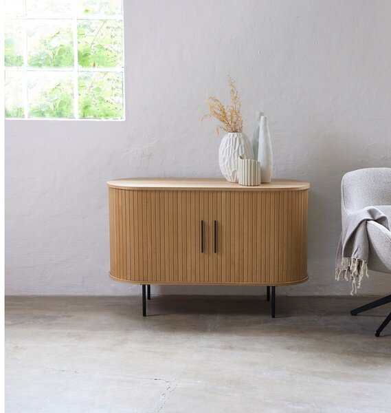 Cassettiera di colore naturale con effetto rovere con ante scorrevoli 120x76x45 cm Nola – Unique Furniture