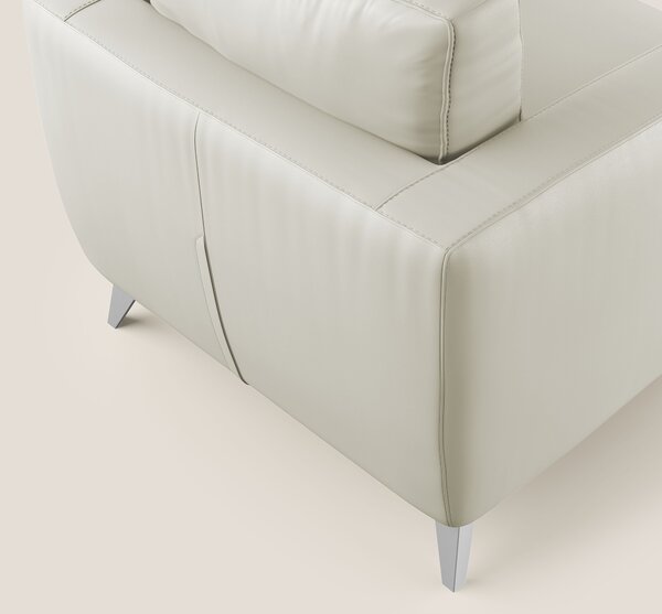 Orione Poltroncina in ecopelle moderna e impermeabile T04 tortora