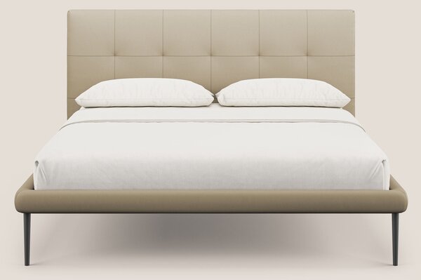 Midori letto imbottito trapuntato in ecopelle con piedini alti T04 bei