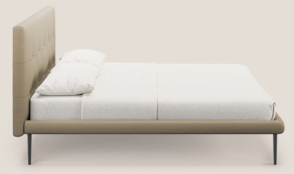 Midori letto imbottito trapuntato in ecopelle con piedini alti T04 bei