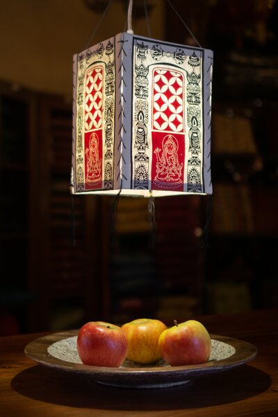 Paralume sospeso in carta Lokta, lampada da soffitto in carta fatta a mano - Tara Bianco, carta Lokta, 28*18*18 cm, paralumi asiatici in carta e tessuto