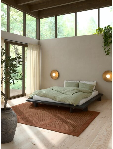 Letto matrimoniale nero in legno di pino con griglia 180x200 cm Japan - Karup Design