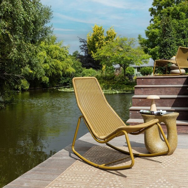 Poltrona da esterno giallo ocra in rattan artificiale Tom – WOOOD