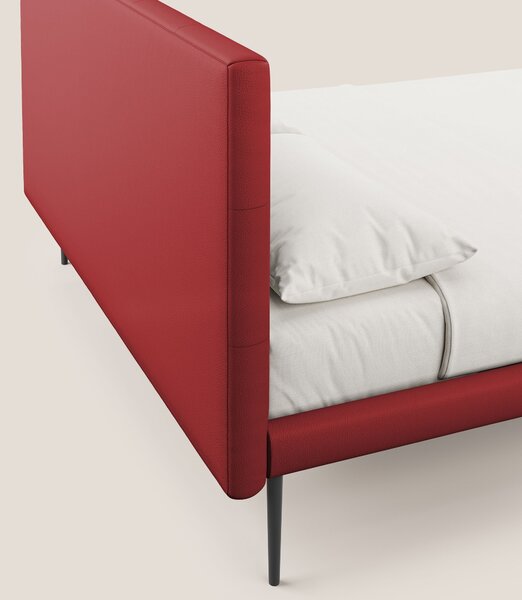 Midori letto imbottito trapuntato in ecopelle con piedini alti T04 ros