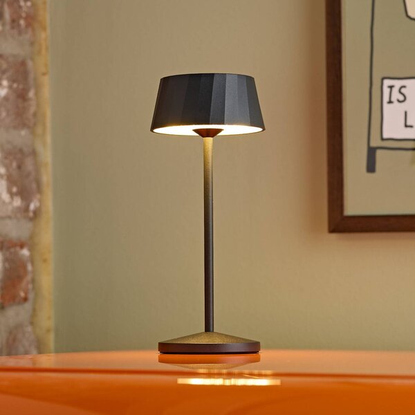 Sigor Lampada LED da tavolo a batteria Facetta, nera, 22 cm, metallo CCT IP44 dimmerabile, Nero, Soggiorno / Sala da pranzo, Alluminio, Moderno, Lampada da tavolo LED