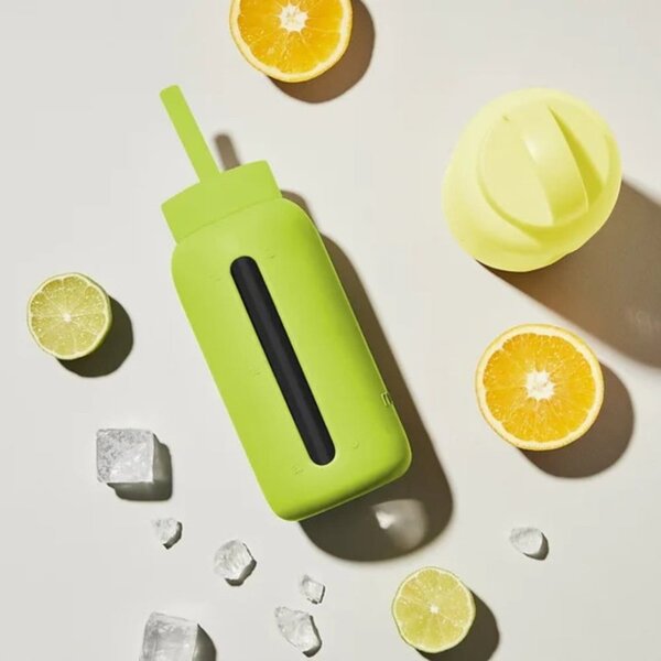 Cannuccia in silicone con scopino per pulizia e tappo inclusi Electric Lime – Muuki