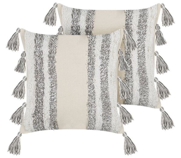 Set di 2 cuscini decorativi cotone bianco e grigio 45x45 cm con motivo a righe nappine Beliani