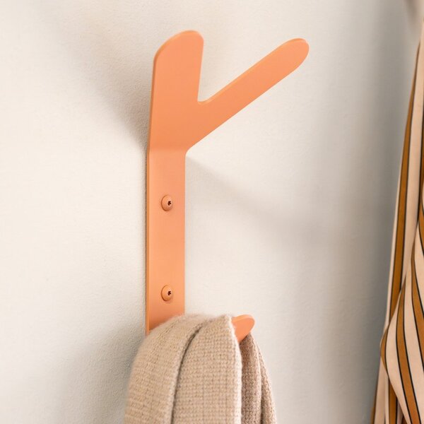 Gancio da parete color salmone in acciaio Frondo – Spinder Design