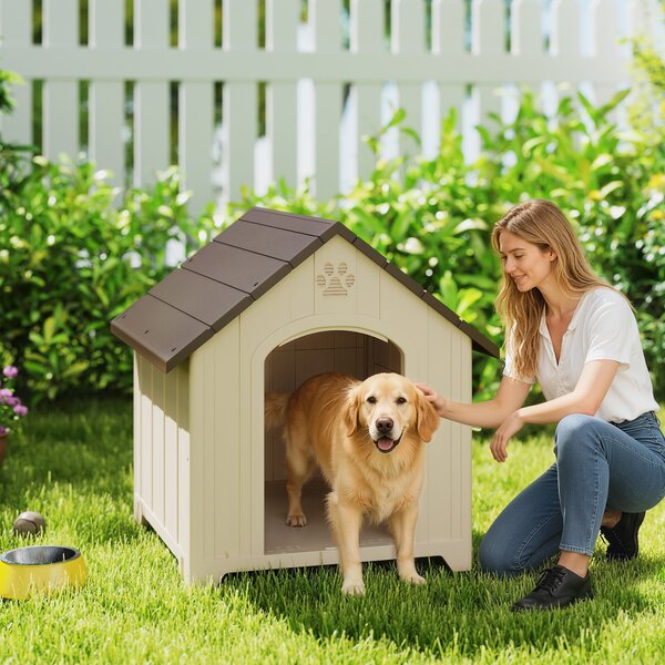 Cuccia per Cani Rialzata 88x78x89 cm con Tetto Inclinato e Prese d'Aria in PP Beige e Marrone Scuro