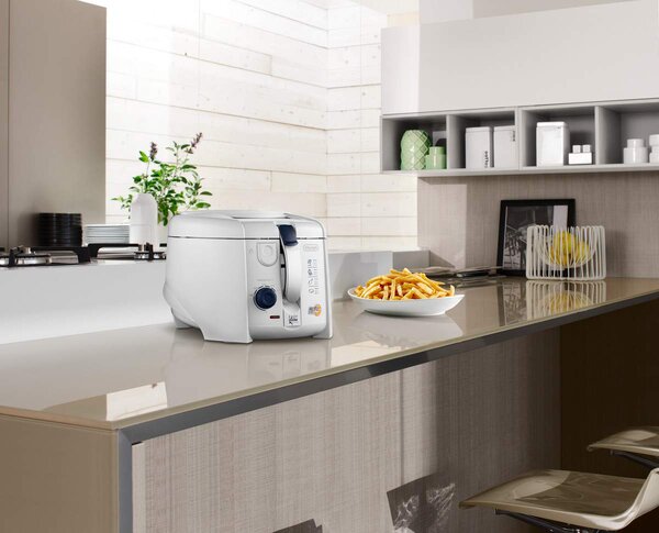 De Longhi Friggitrice Elettrica Capacit 1.2 Litri Potenza 1800 Watt con Cestello Rotante - F 28311