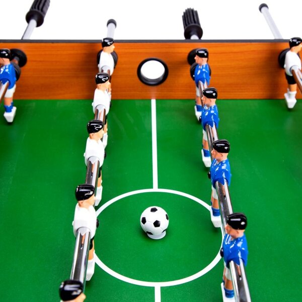 Tavolo da gioco con calciobalilla e altri giochi