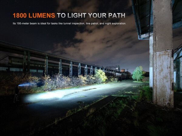 Fenix HM61RV30 - Lampada frontale ricaricabile a LED con intensità regolabile LED/USB 4000 mAh IP68 1800 lm 400 h nero