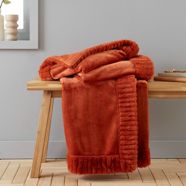 Coperta arancione in micropile 150x200 cm Velvet and Faux Fur – Catherine Lansfield