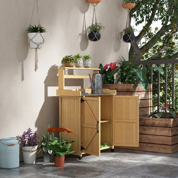 Outsunny Tavolo da trapianto tavolo da giardino con armadio e scaffali e piano piedini antiscivoli in legno abete giallo