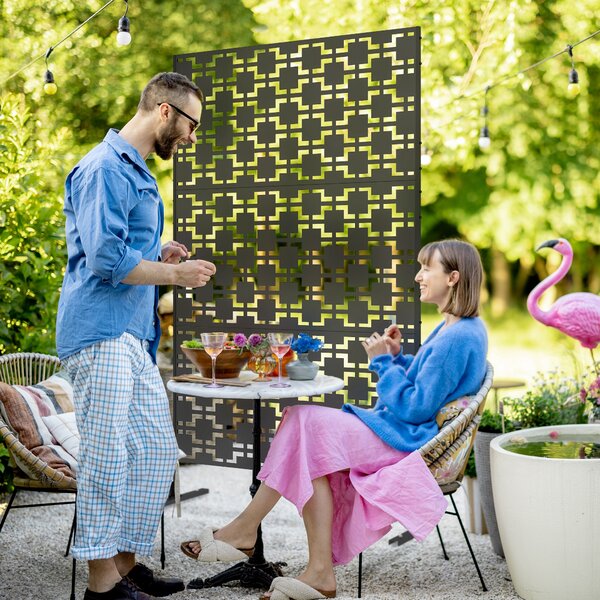 Outsunny Pannello brise vue decorativo paravento esterno a motivo geometrico traforato in metallo - 122 x 45 x 198 cm, nero