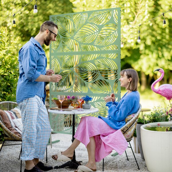 Outsunny Pannello brise vue decorativo paravento per esterni verde a motivo vegetale in metallo - 122 x 45 x 198 cm, verde
