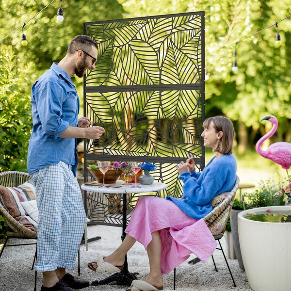 Outsunny Separé Divisorio da Esterno Decorativo e Traliccio per Piante, Design a Foglie, 122x45x198 cm, Nero | Aosom Italy