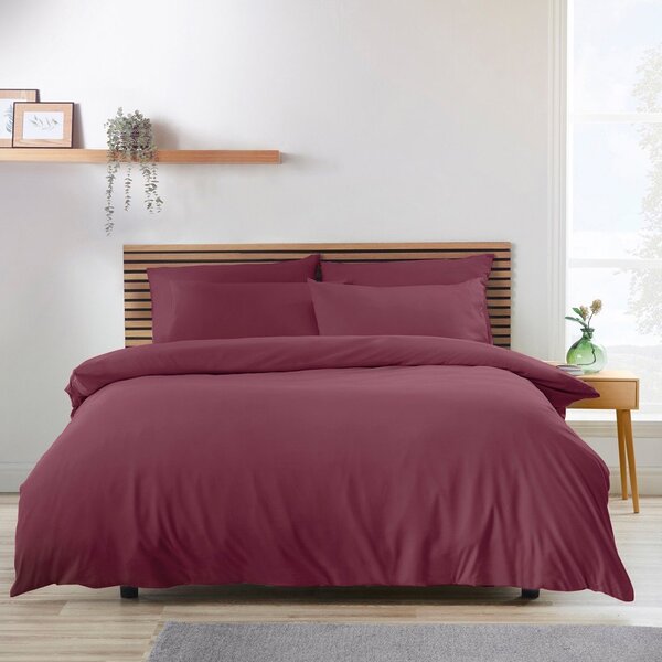 Set copripiumino e federa burgundy per letto matrimoniale 200x200 cm So Soft Non Iron – Catherine Lansfield