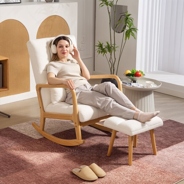 HOMCOM Poltrona a dondolo con poggiapiedi, rivestimento in fleece, schienale alto, gambe in legno, piedini, Bianco | Aosom Italy