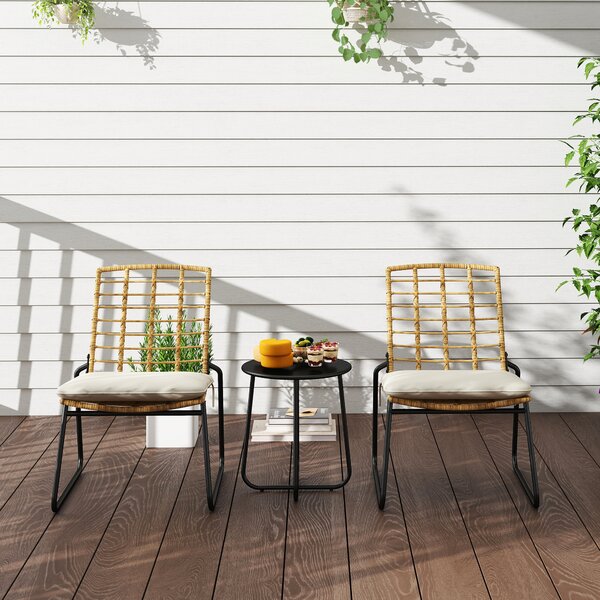 Outsunny Set mobili da giardino 3 pezzi, 2 sedie in rattan, 1 tavolo con piano metallico, cuscini per seduta, set bistro, Beige & Marrone | Aosom Italy