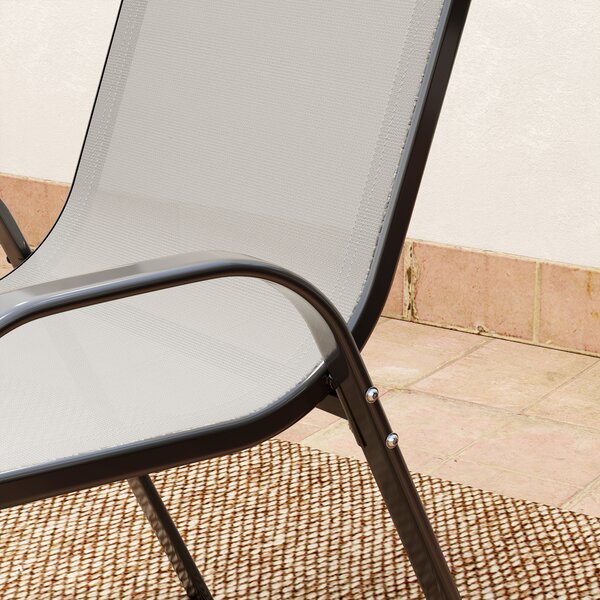 Outsunny Set da Giardino 3 Pezzi con Tavolo Rotondo Piano in Vetro e Sedie Impilabili per Esterni Grigio Chiaro | Aosom Italy