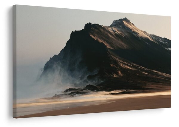 Quadro su tela – Massiccio montuoso scuro nella nebbia