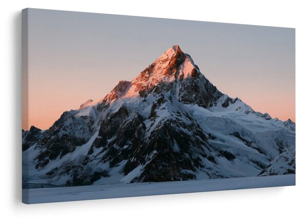 Quadro su tela – Vetta montana innevata al crepuscolo