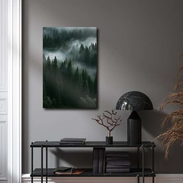 Quadro su tela – Silenziosa foresta montana nella nebbia