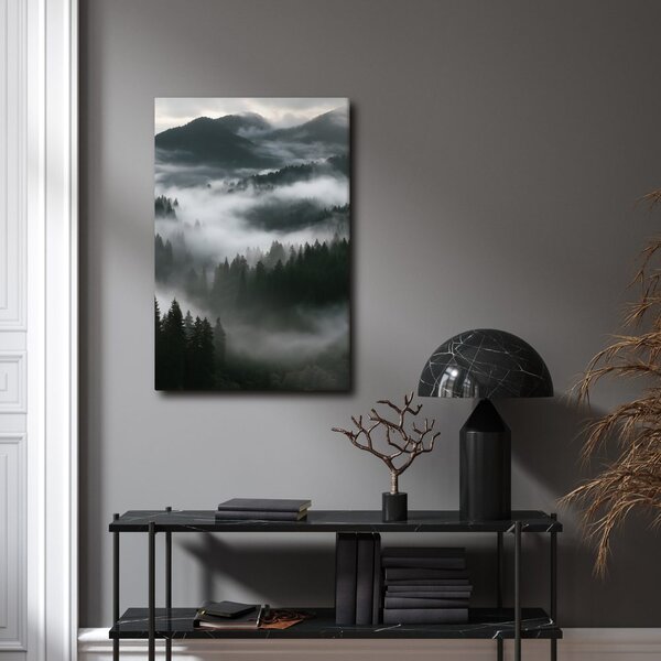 Quadro su tela – Nebbia silenziosa nella foresta montana