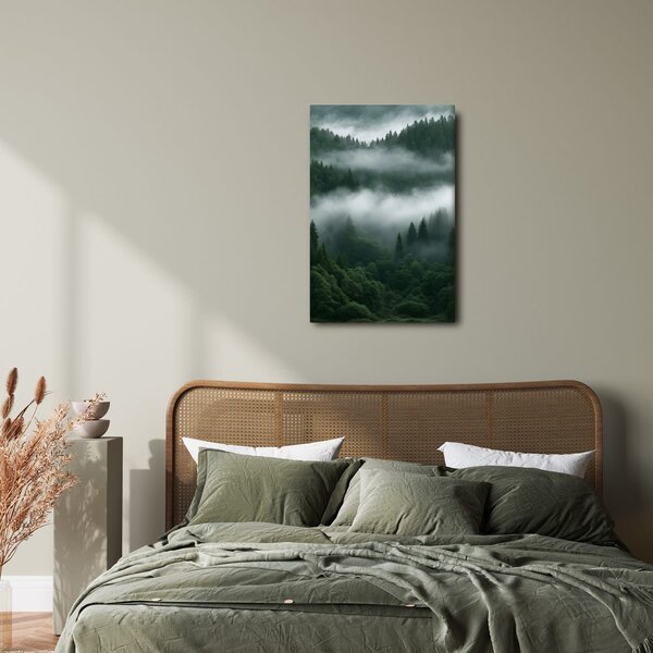 Quadro su tela – Silenziosa foresta di conifere nella nebbia