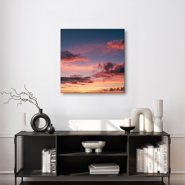 Quadro su tela – Nuvole drammatiche al tramonto
