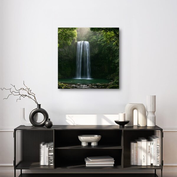 Quadro su tela – Cascata nella giungla lussureggiante