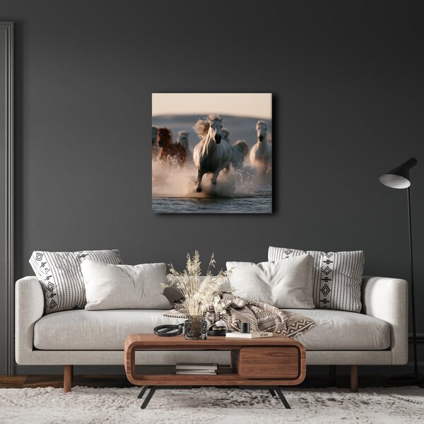 Quadro su tela – Cavalli selvaggi sull’acqua