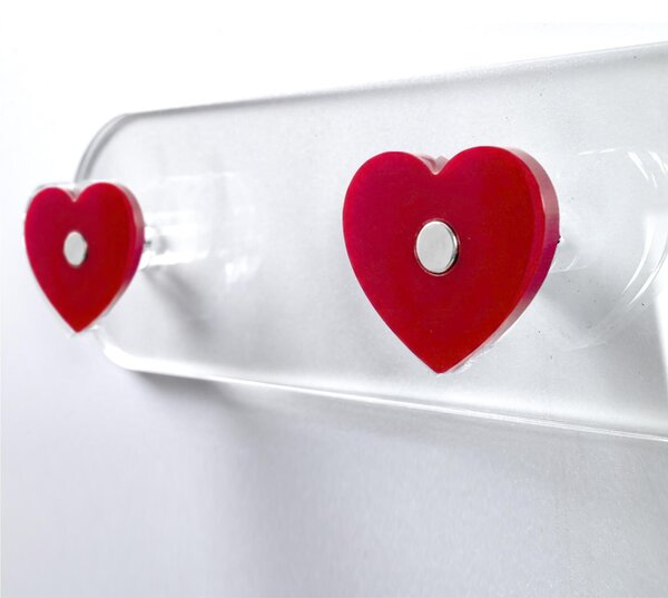 Appendiabiti Multiplo tre posti da Parete in Plexiglass ispirata a cuori linea LOVIA 47.5x4x h10 cm in struttura in plexiglass colore trasparente e rosso