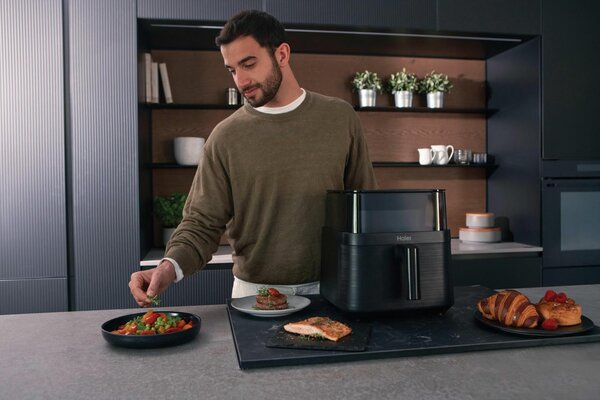 Haier Friggitrice ad Aria Capacit 7 Litri Potenza 1600 Watt con Timer e Termostato Regolabile colore Nero - HAF3AFW 011