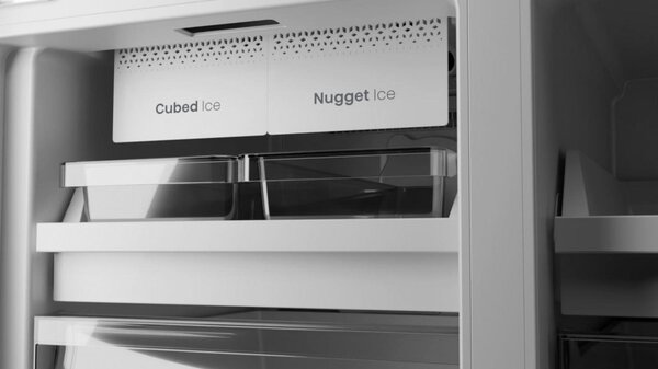 Hisense Frigorifero Americano Side by Side Capacit 640 Litri Classe energetica D Raffreddamento No Frost colore Nero - RQ5P640SYKD