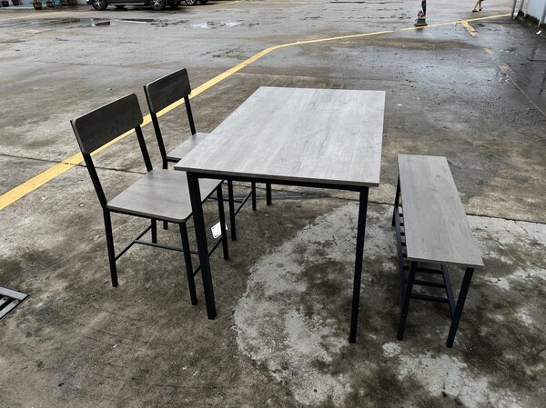 Tavolo da pranzo, tavolo da cucina, set da pranzo. Colore: grigio