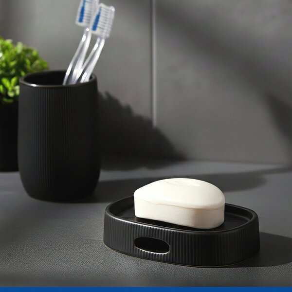 Portasaponetta nero in ceramica Fablo – Wenko