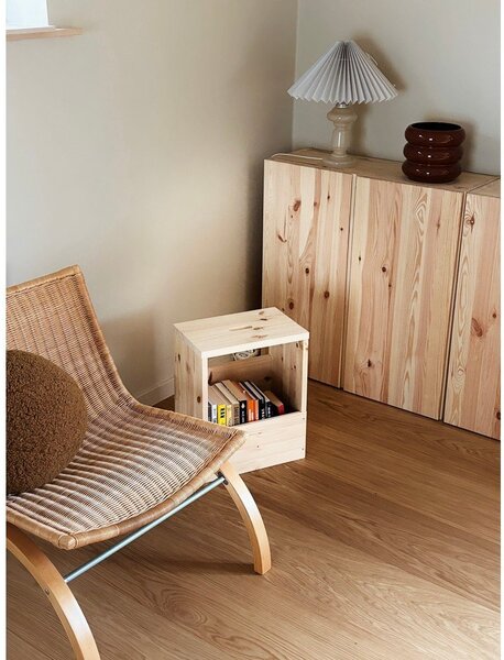 Comodino di colore naturale in pino massiccio Grab It – Karup Design